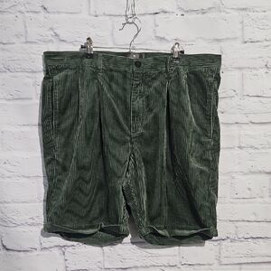 Corduroy Flat Front Men's Shorts in Forest Green